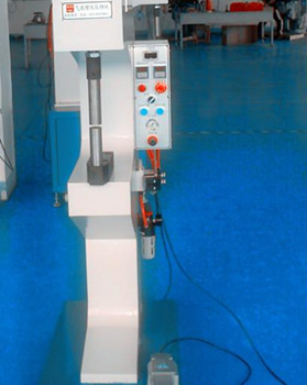 氣壓鉚接機(jī)運(yùn)行前需做好哪些準(zhǔn)備工作？