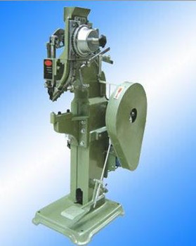 選購徑向鉚接機時需要注意哪些事項？