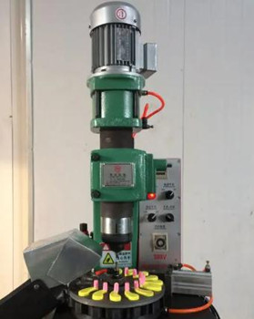 怎樣安全地操作氣液增壓鉚接機？