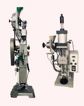 自動(dòng)送料鉚接機(jī)在連續(xù)工作時(shí)需注意什么？